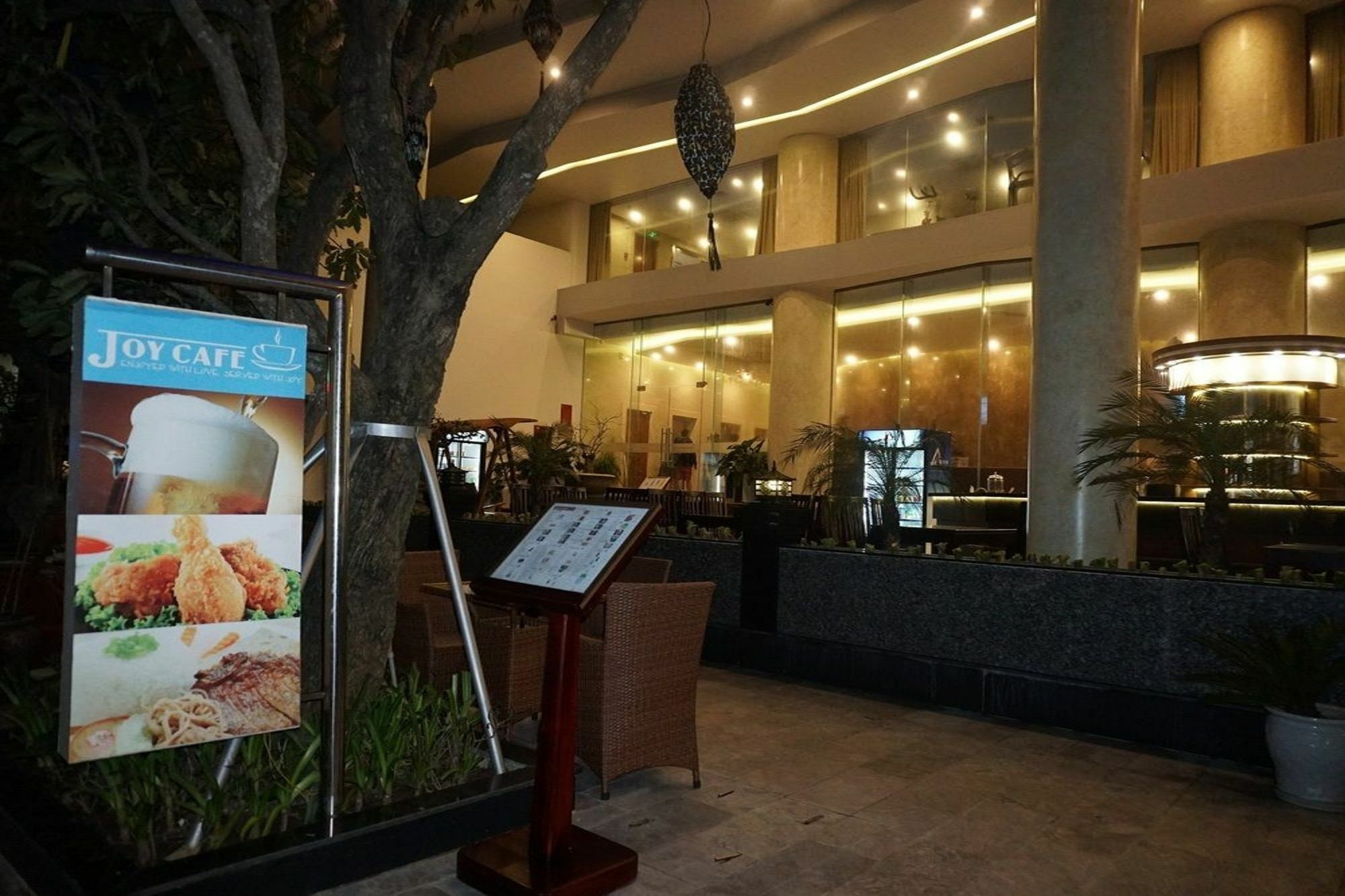 Victori Hotel Danang Exteriör bild